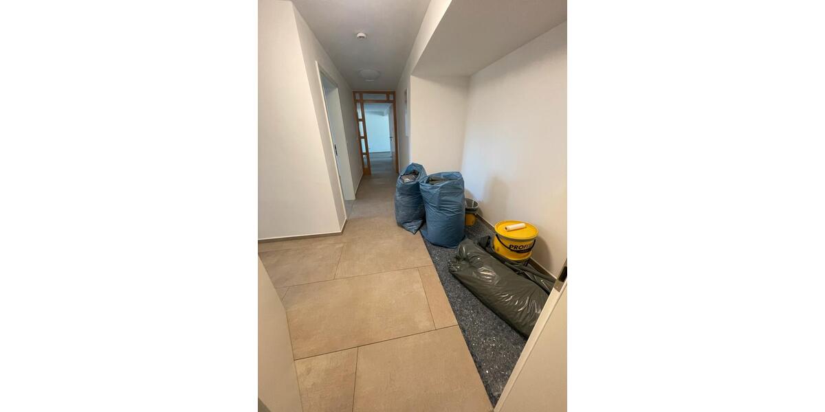 Dachgeschoßwohnung Haßfurt - 4 Zimmer, 105 m&sup2;, 990&euro; | Angebot:25311912