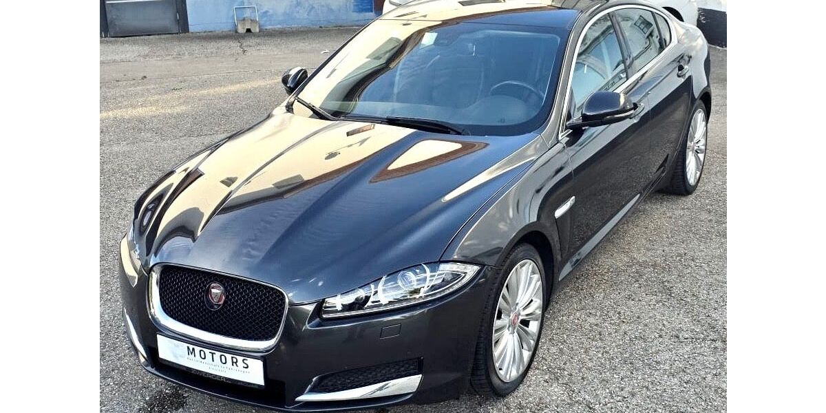 Jaguar XF 208.600 km 9.990 € Maisach 82216