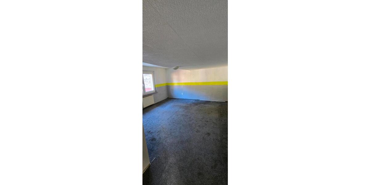 Einfamilienhaus Hohenmölsen - 3 Zimmer, 130 m&sup2;, 85.000&euro; | Angebot:26337976