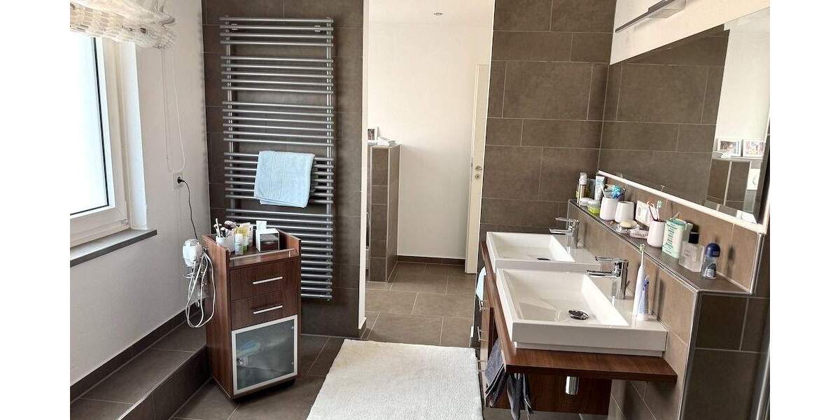 Doppelhaushälfte Neuendettelsau - 5 Zimmer, 154 m&sup2;, 520.000&euro; | Angebot:25744761