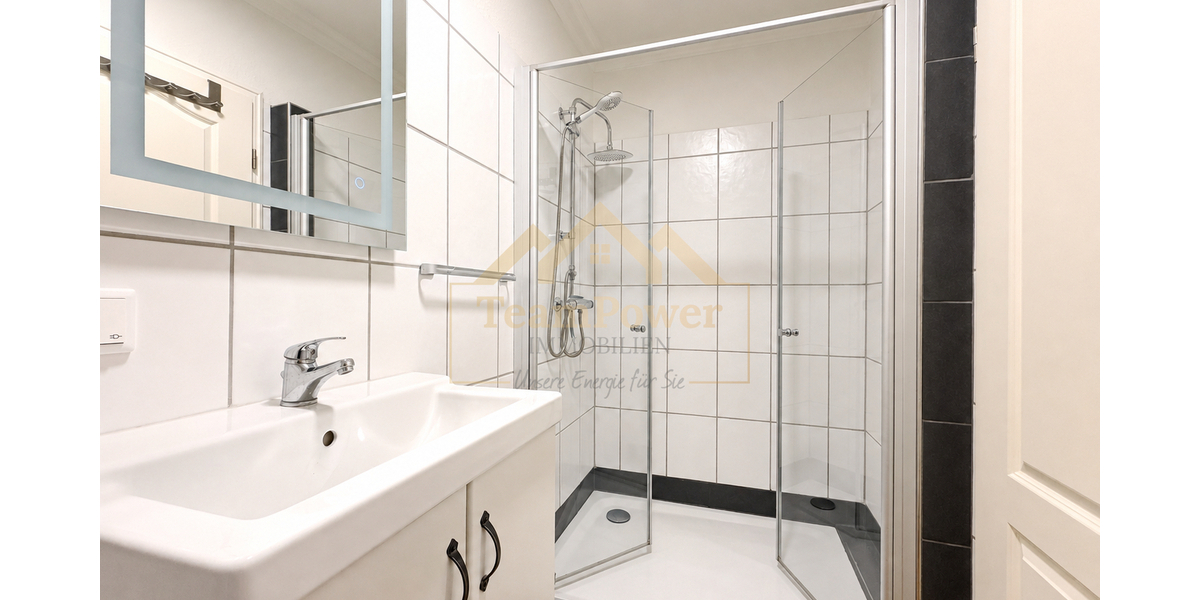 Modernisiertes Platzwunder im Split-Level-Stil – ideal für Familien - Reihenendhaus Kellinghusen | Angebot:27191369