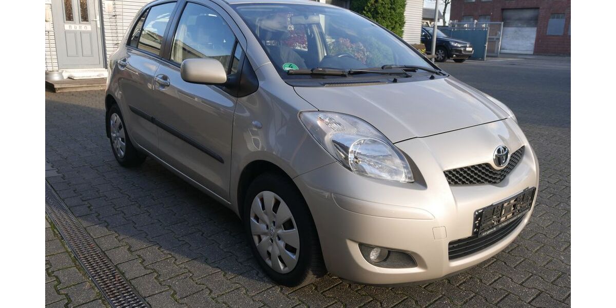 Toyota Yaris 197.361 km 2.490 € Düsseldorf 40233