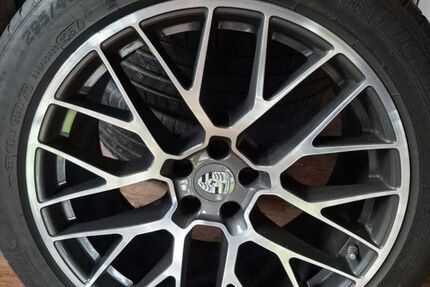 Porsche Macan 73.000 km 36.990 &euro; Haren (Ems) 49733