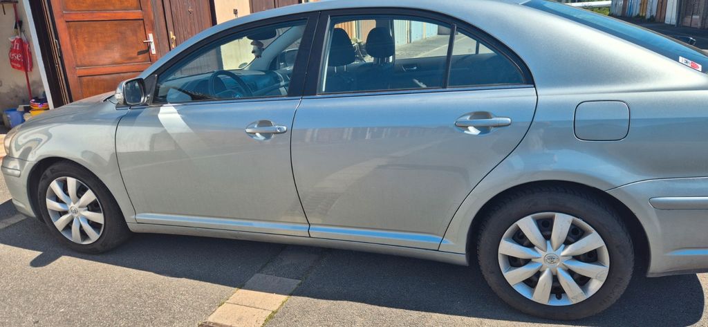 Toyota Avensis 95.000 km 4.800 &euro; Sömmerda 99610