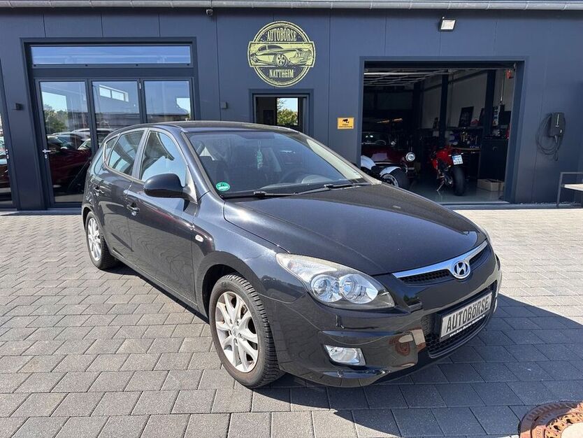 i30
