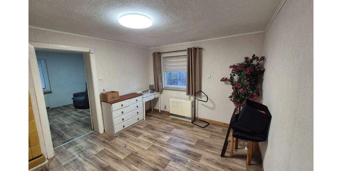 Wohnhaus mit großem Potenzial in Neubrandenburg 4 zimmer