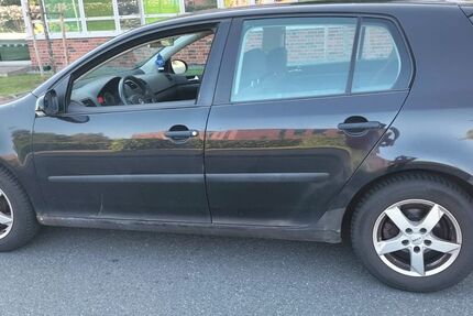 VW Golf 218.000 km 2.500 &euro; Norderstedt 22851