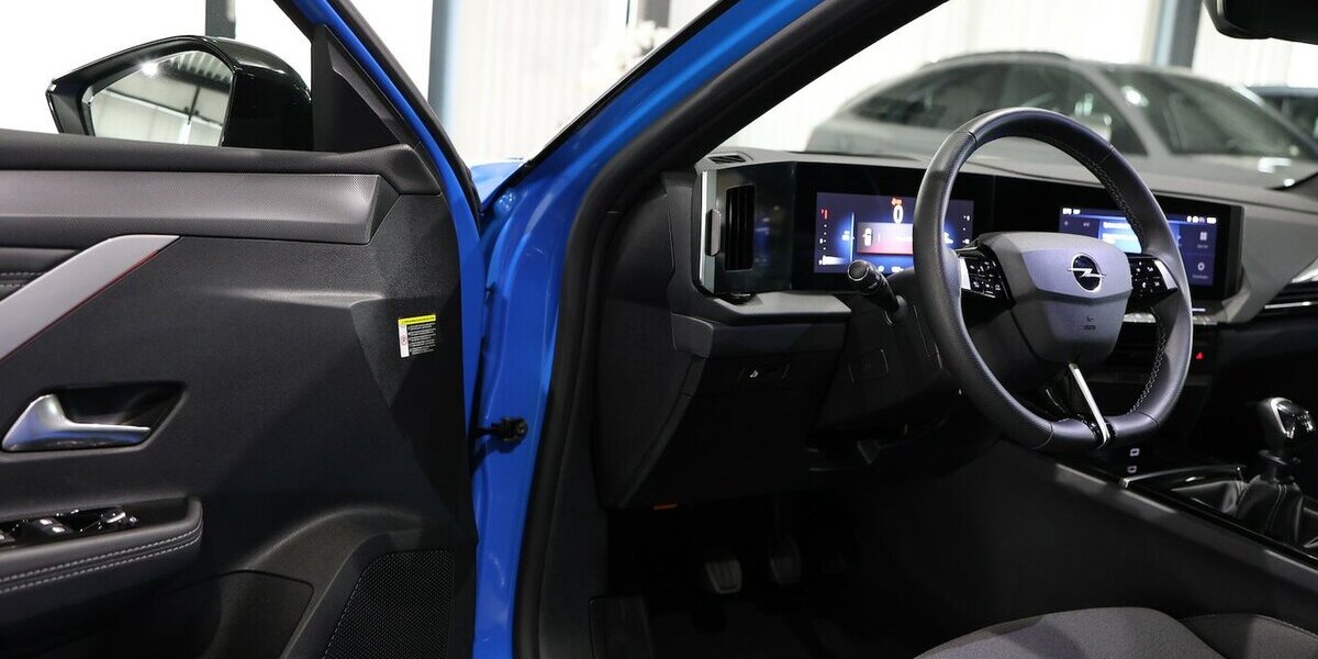 Opel Astra L ST T GS-SPORT BLUE & BLACK / PANORAMA 9.000 km 23.991 &euro; Hamm 59077