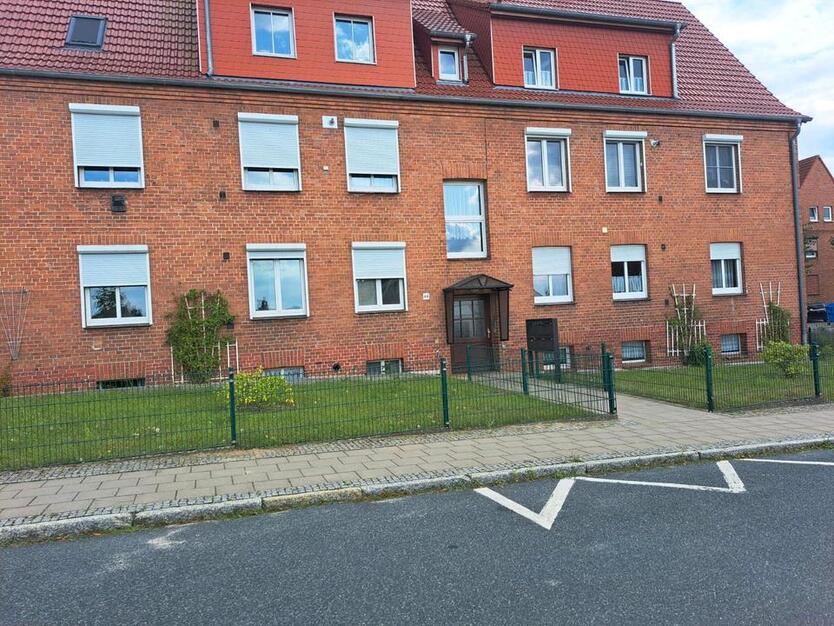 Renovierte 4 - Zimmer Wohnung mit eigenem Garten