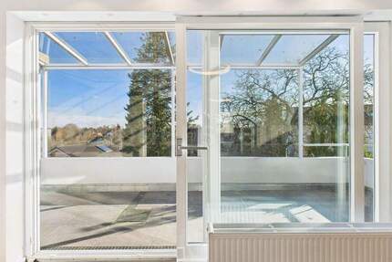 TOP sanierte Penthousewohnung (3 Zi.) mit Panorama-Blick über Allmannsdorf in Konstanz-Sonnenbühl 3 zimmer