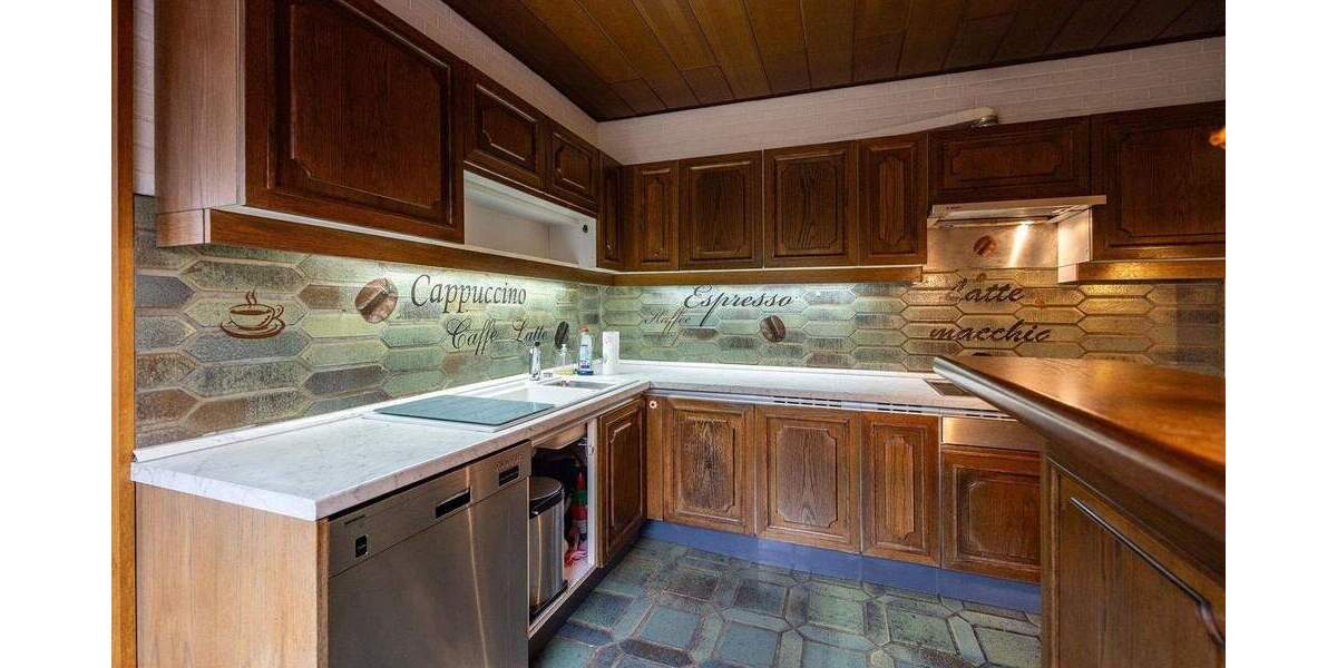 Winkelbungalow mit Einlieger, Doppelgarage, Photovoltaik und schönem Garten 6 zimmer