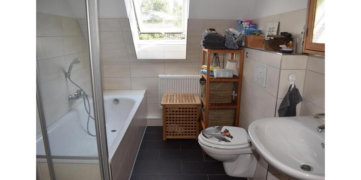 Einfamilienhaus Neu Wulmstorf - 9 Zimmer, 214 m&sup2;, 2.350&euro; | Angebot:25181981