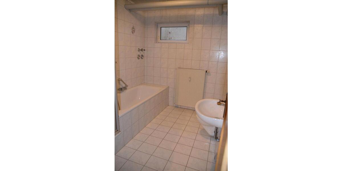 Etagenwohnung Schierling - 3 Zimmer, 90 m&sup2;, 600&euro; | Angebot:26147914