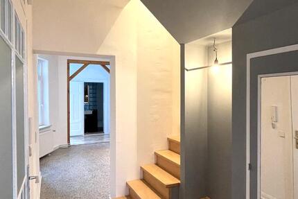 2-geschossige Wohnung mit Balkon im Östlichen Ringgebiet 5 zimmer