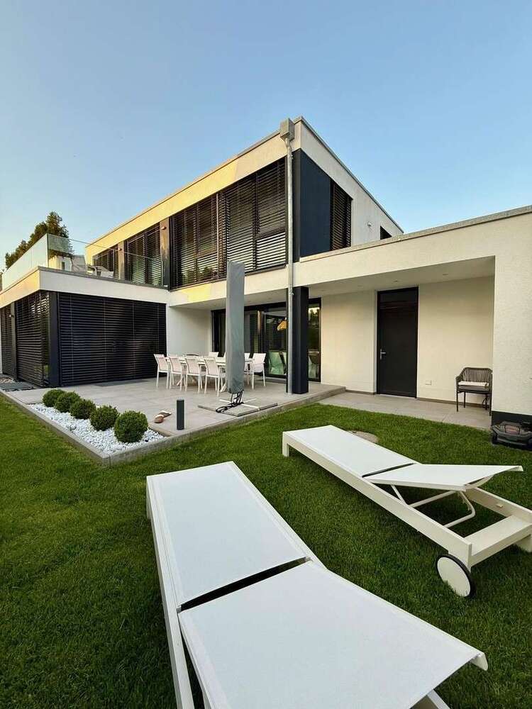 Haus zum Kaufen in Fürth 2.590.000 € 322 m²