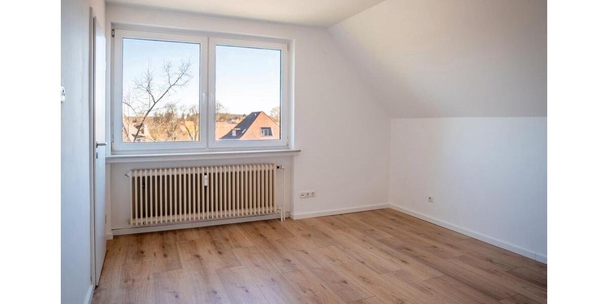 Dachgeschoßwohnung Bienenbüttel - 3 Zimmer, 79 m&sup2;, 770&euro; | Angebot:26130265