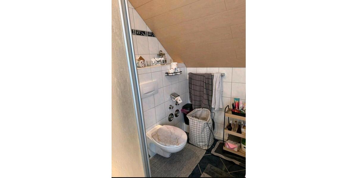 Dachgeschoßwohnung Hiddenhausen - 4 Zimmer, 80 m&sup2;, 800&euro; | Angebot:25349036