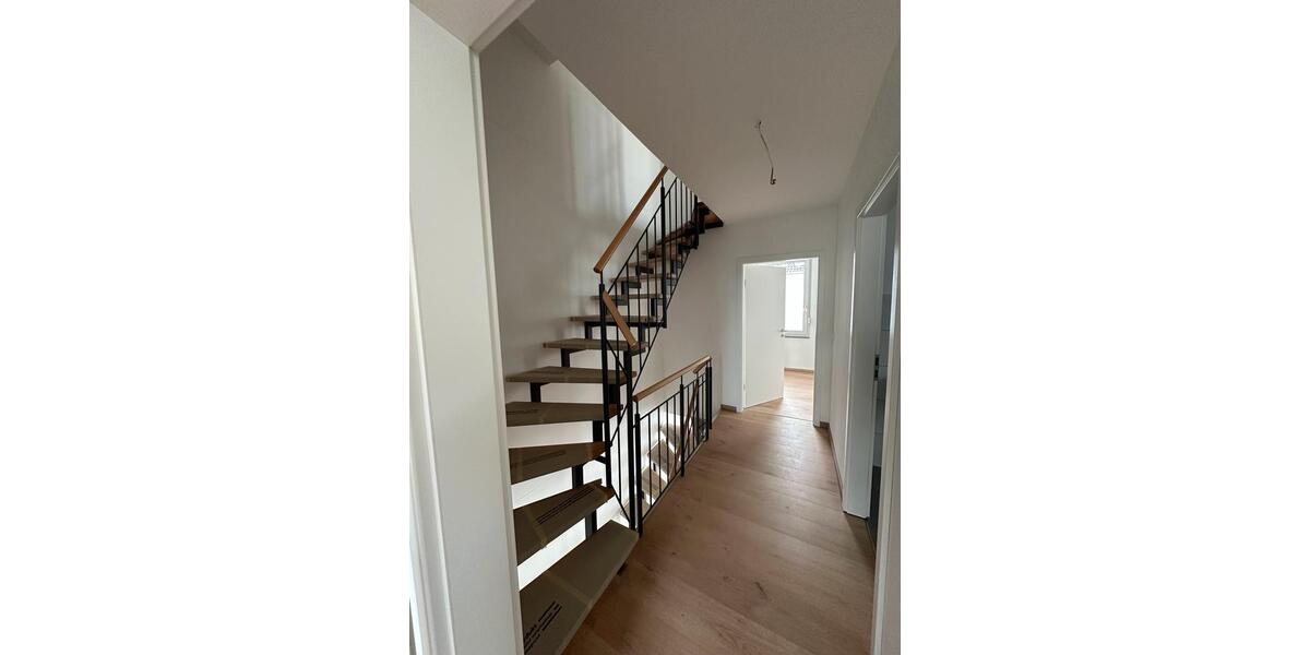 Doppelhaushälfte Groß-Gerau Gerau - 6 Zimmer, 136 m&sup2;, 2.100&euro; | Angebot:24768044