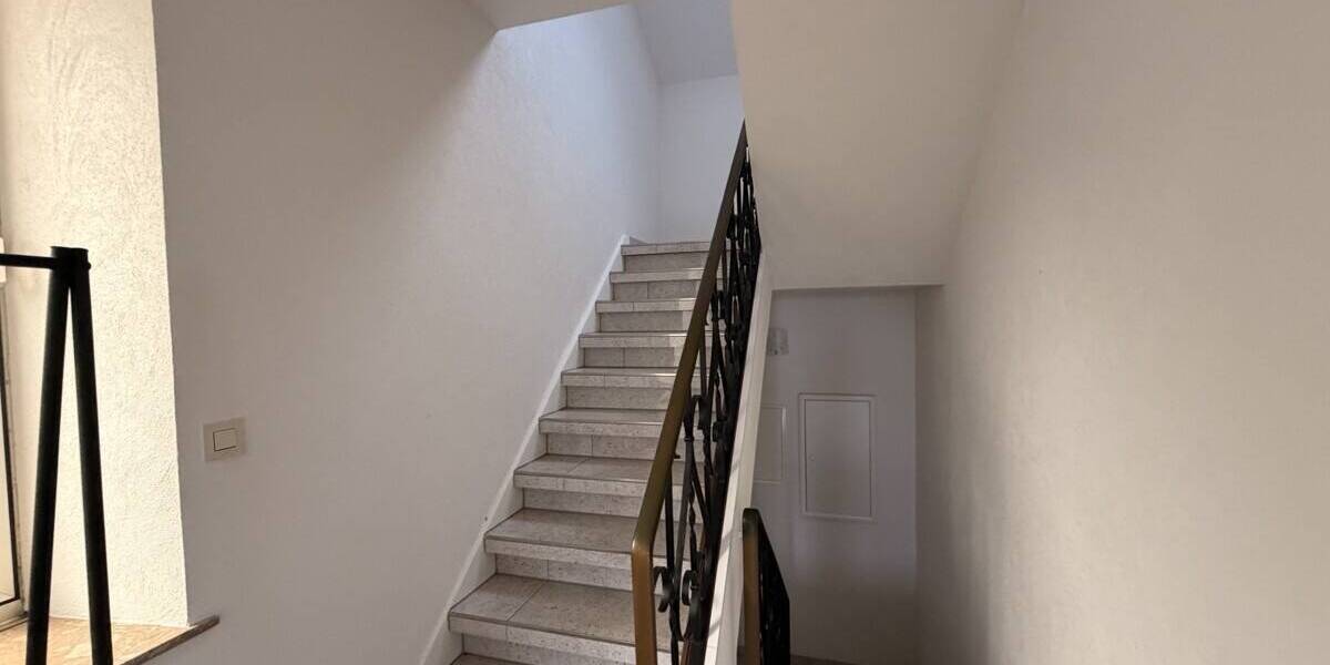Mehrfamilienhaus, Wohnhaus Schiffweiler - 6 Zimmer, 184 m&sup2;, 265.000&euro; | Angebot:26290831