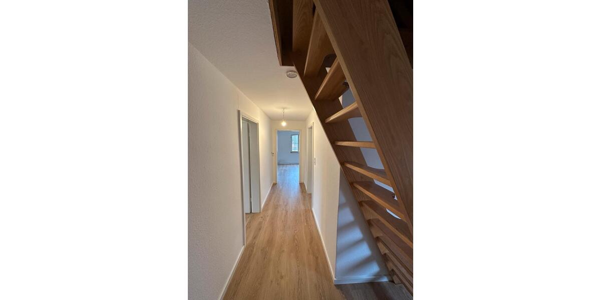 Dachgeschoßwohnung Ilshofen - 2.5 Zimmer, 72 m&sup2;, 790&euro; | Angebot:26014524