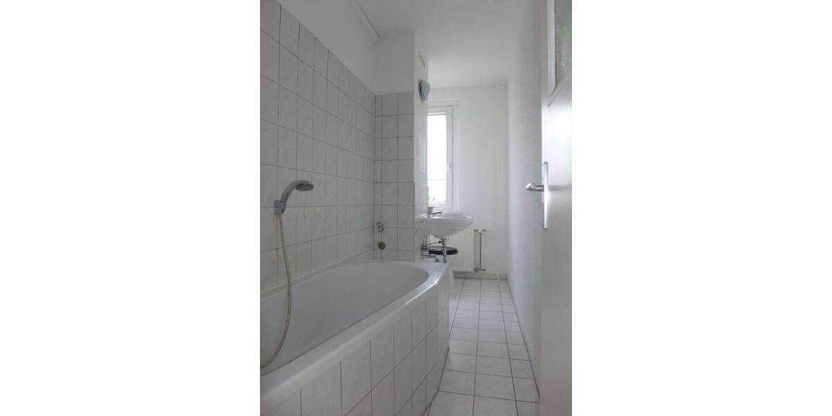 Etagenwohnung Cottbus Sandow - 3 Zimmer, 63 m&sup2;, 457&euro; | Angebot:26433640