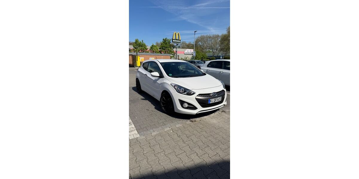 Hyundai i30 155.000 km 4.900 &euro; Köln 50733