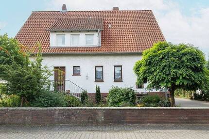 Sanierungsbedürftiges Einfamilienhaus in Stemwede mit großem Grundstück und viel Potenzial 8 zimmer