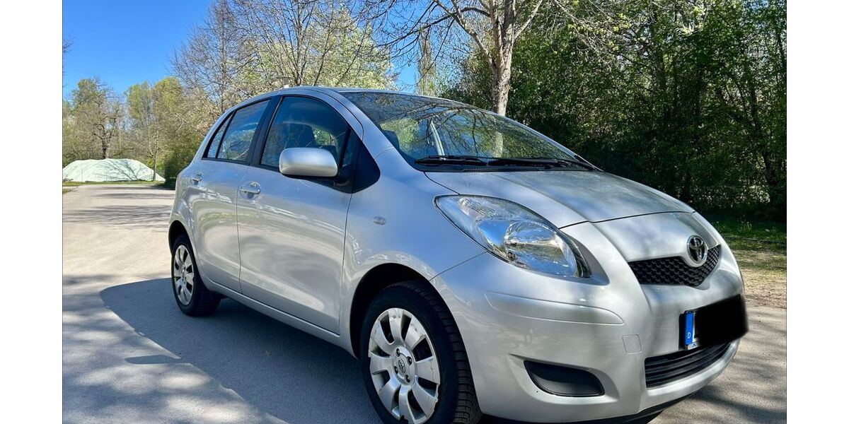 Toyota Yaris 87.800 km 3.700 &euro; Hüfingen 78183