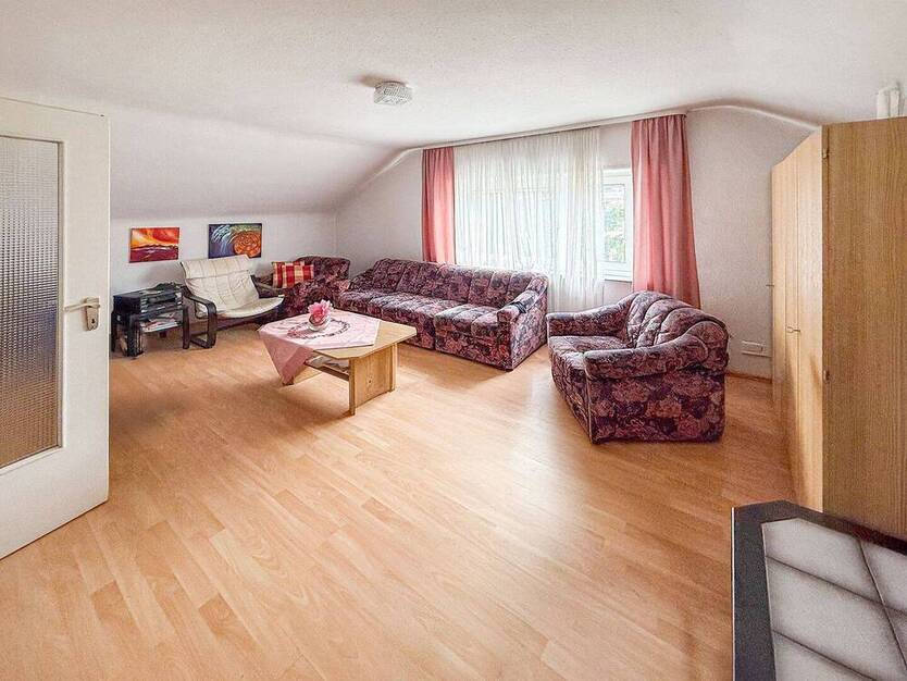 WEITBLICK: Leerstehendes 4-Familienhaus! 1 zimmer