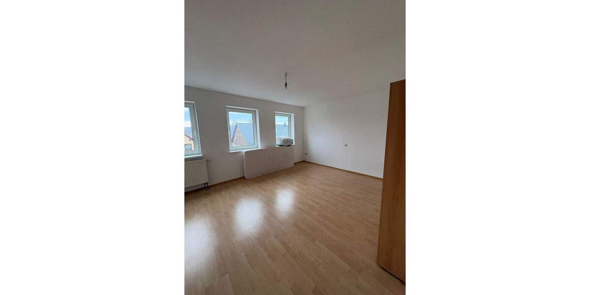 Etagenwohnung Flöha Plaue - 2 Zimmer, 87 m&sup2;, 430&euro; | Angebot:25999172