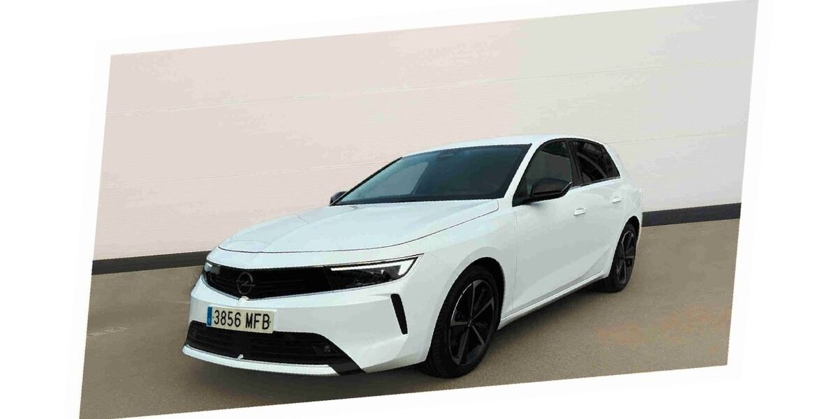 Opel Astra 28.656 km 15.780 &euro; München Bayern 80636