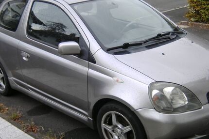 Toyota Yaris 207.000 km 2.690 &euro; Aschaffenburg 63743