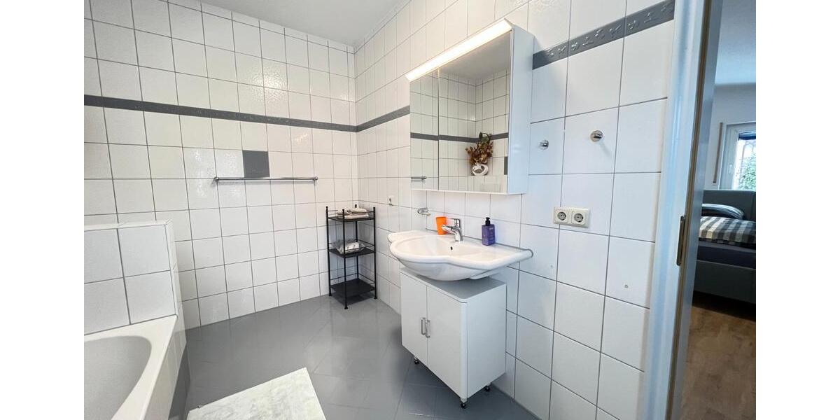 Erdgeschoßwohnung Würzburg Lengfeld - 3 Zimmer, 88 m&sup2;, 1.350&euro; | Angebot:26407146