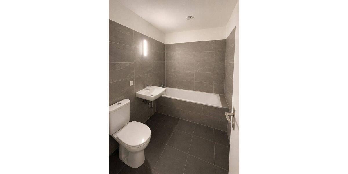 Etagenwohnung Weil am Rhein - 2 Zimmer, 82 m&sup2;, 1.500&euro; | Angebot:26866044