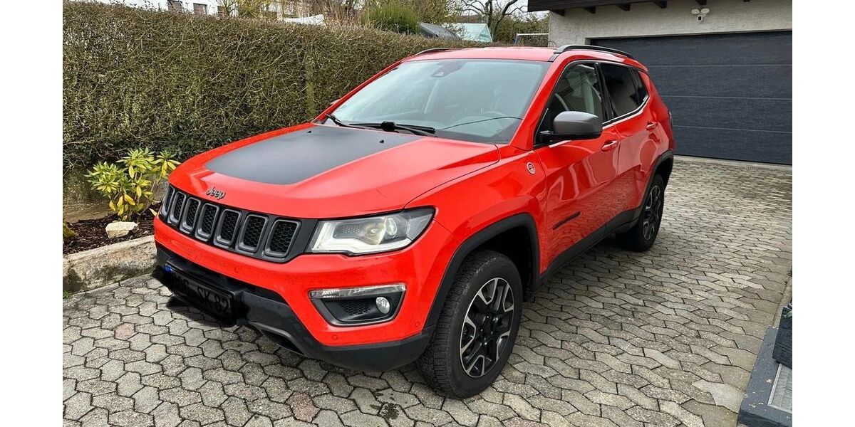 Jeep Compass 63.000 km 22.500 &euro; Büchel 56823