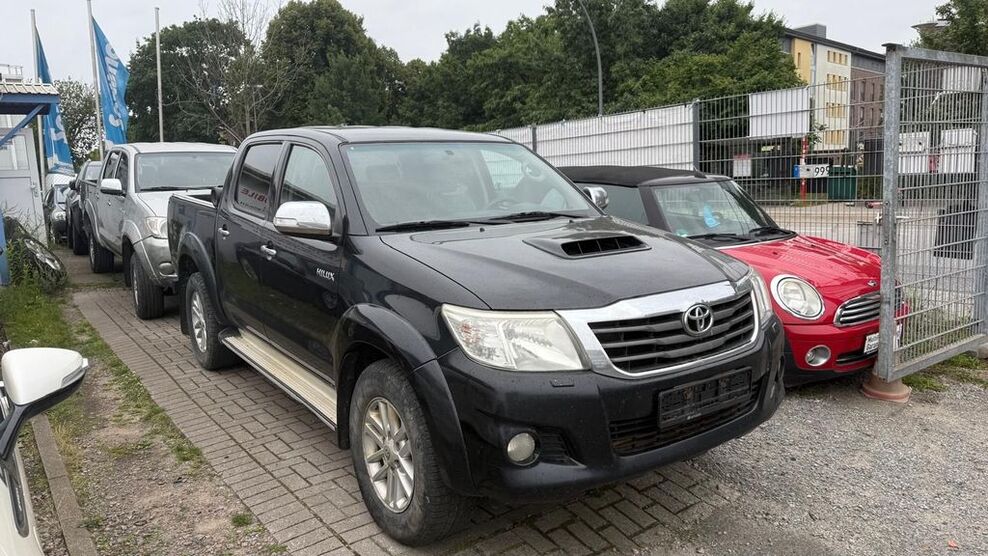Toyota Hilux 183.244 km 14.999 € hamburg 20539