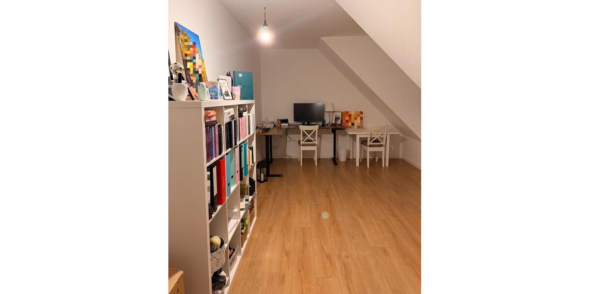 Dachgeschoßwohnung Bremerhaven Lehe - 3 Zimmer, 91 m&sup2;, 1.025&euro; | Angebot:25403714