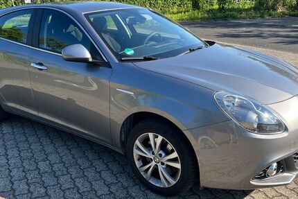 Alfa Romeo Giulietta 61.000 km 13.200 € Heilbronn 74074