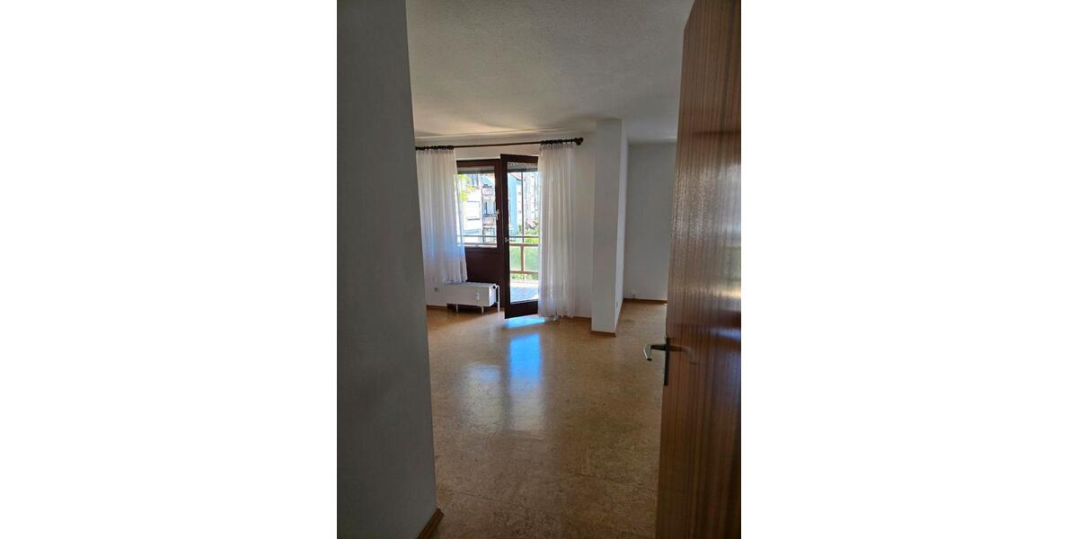 Etagenwohnung Bad Mergentheim - 3 Zimmer, 82 m&sup2;, 200.000&euro; | Angebot:27120849