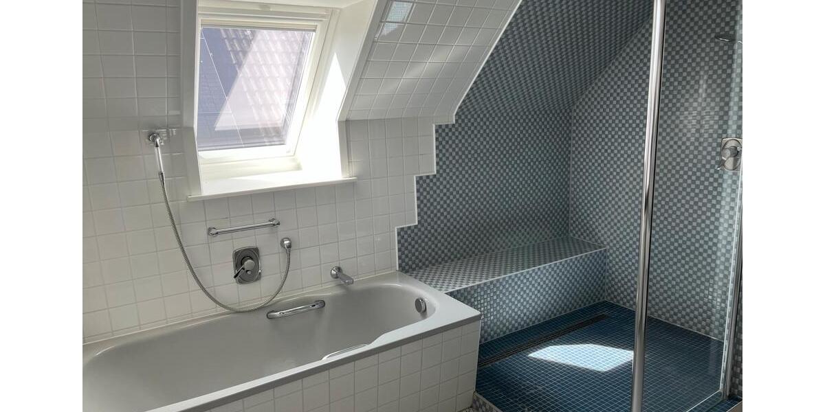 Etagenwohnung Kellinghusen - 9 Zimmer, 280 m&sup2;, 2.400&euro; | Angebot:26113327