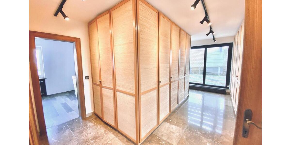 Einfamilienhaus Hof Neuhof - 5 Zimmer, 326 m&sup2;, 1.950&euro; | Angebot:26096955