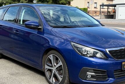 Peugeot 308 104.644 km 8.900 &euro; Völklingen 66333