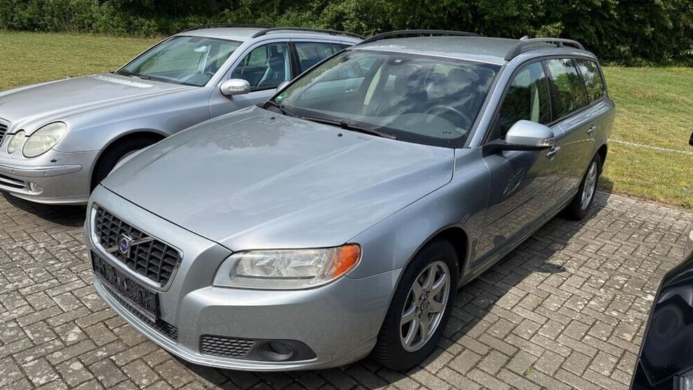 V70