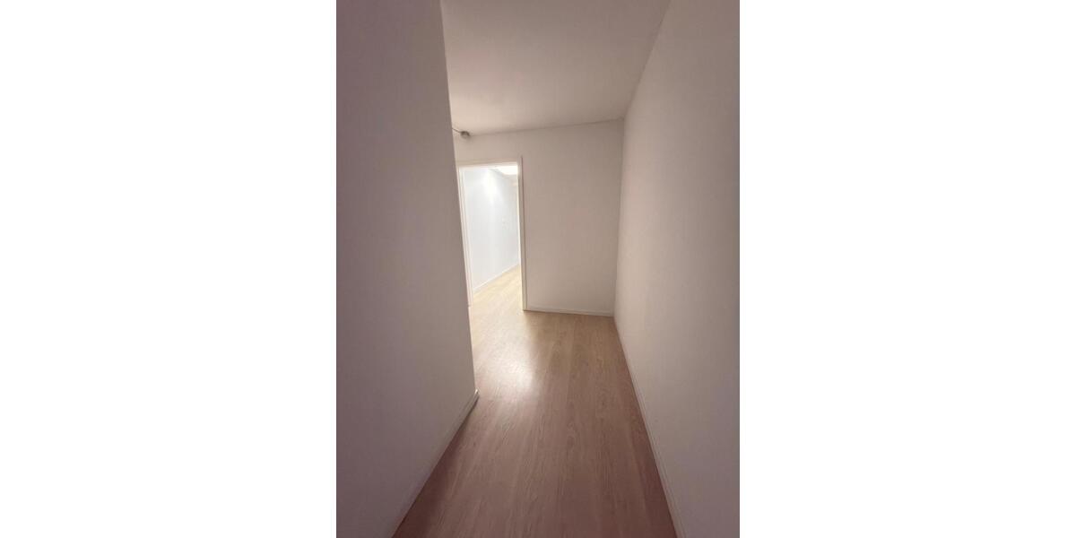 2 - Zimmer Anliegerwohnung ca.85 m2 950 € Warmmiete 2 zimmer