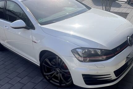 VW Golf 159.000 km 13.000 &euro; Ettlingen 76275