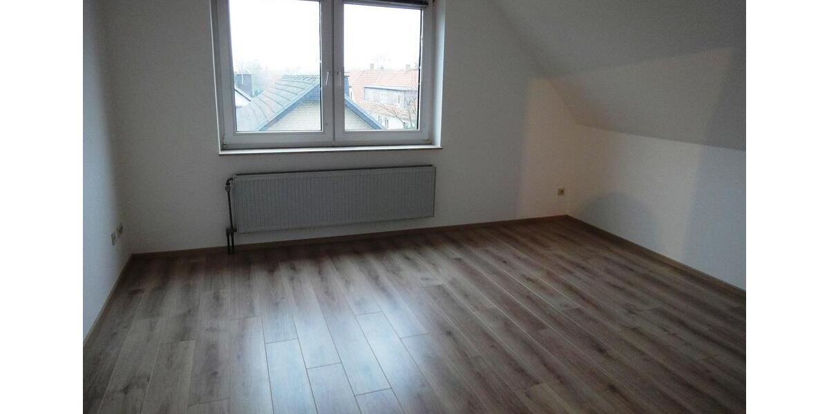Dachgeschoßwohnung Bad Sassendorf - 3 Zimmer, 86 m&sup2;, 865&euro; | Angebot:25233608
