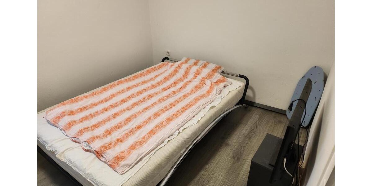 Etagenwohnung Hof Altstadt - 3 Zimmer, 65 m&sup2;, 35&euro; | Angebot:26398524
