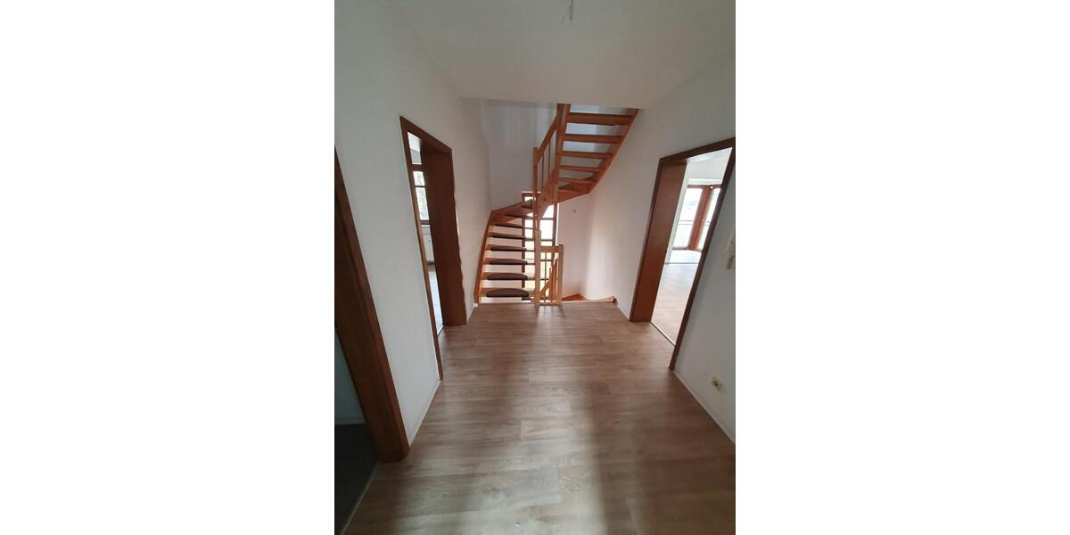 Maisonettenwohnung Querfurt - 4 Zimmer, 115 m&sup2;, 600&euro; | Angebot:26534920