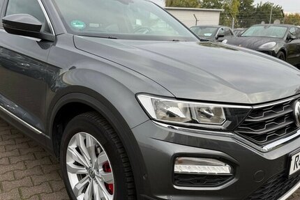 VW T-Roc 2.0 TSI Sport 4Motion/TopZustand 117.001 km 18.590 € Frankfurt 60386
