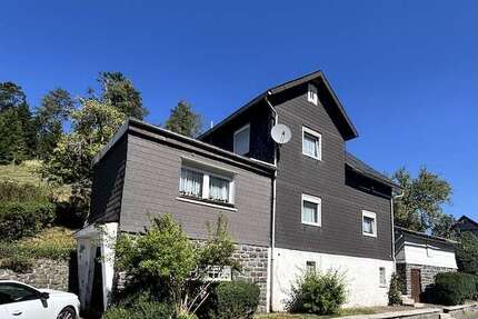 Haus zum Kaufen in Sonneberg 55.000 € 127 m² 8 zimmer